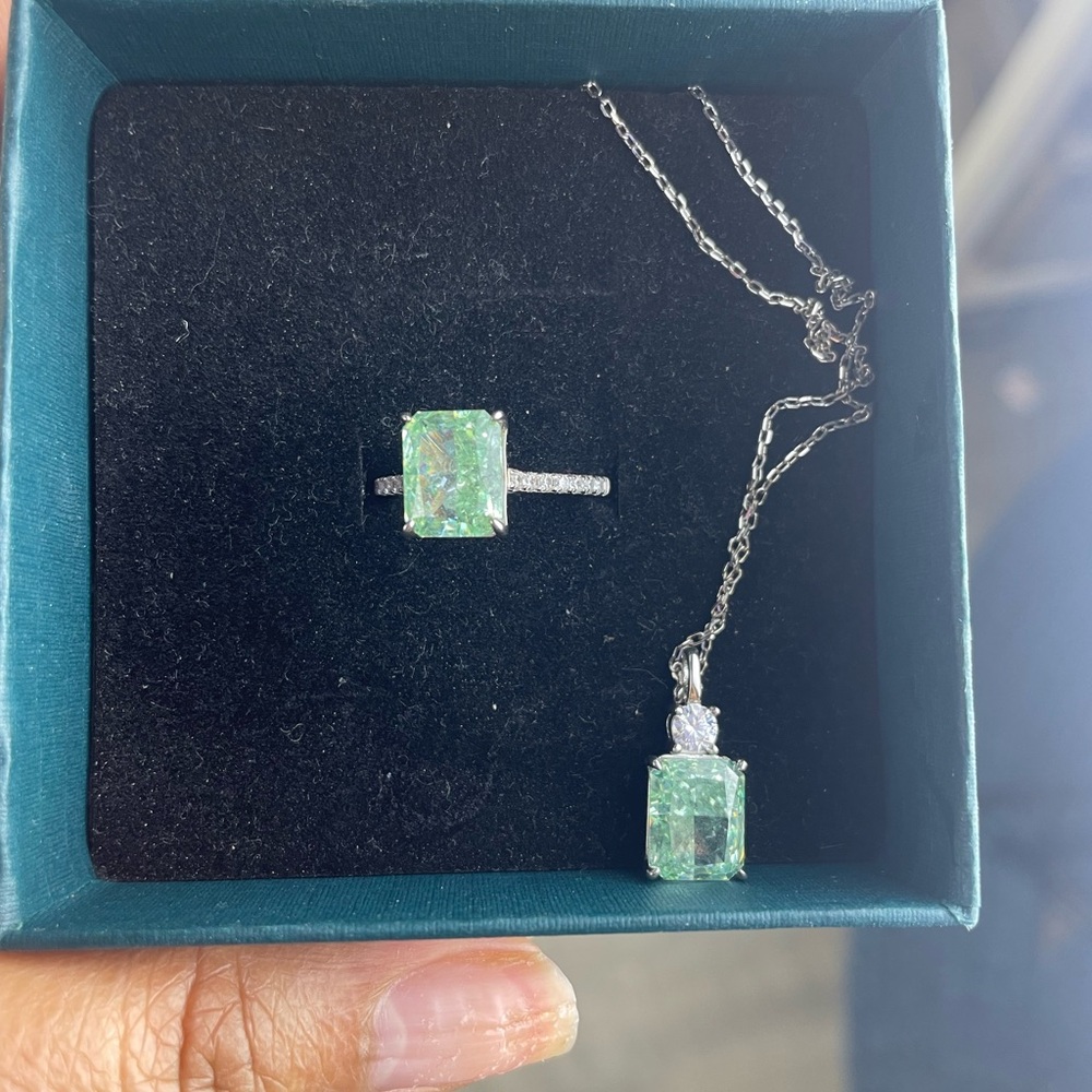 Retail $800 Stamped .925 over platinum or 18k gold Elegant Green Jewelry Set - Picture 2 of 7